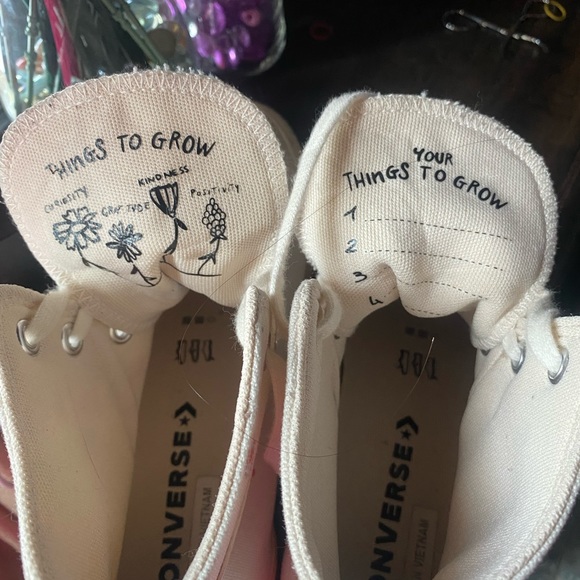 converse - Picture 2 of 2